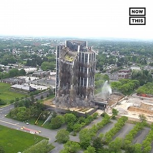 475K views · 1K reactions | Crowds gathered to watch the demolition of this 21-story building, which many say marks the end of an era for American steel | NowThis | Facebook