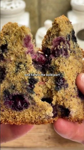 How to Make the Perfect Blueberry Cinnamon Banana Bread #recipe #bakingmadeeasy #thebakefeed #yum
