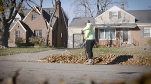 🍂 With the changing seasons, leaf removal takes center stage for the Department of Public Works. Discover how the new #CLE311 is helping the City of Cleveland tackle leaf collection more efficiently! 🍁 Learn more: clevelandohio.gov/311 | City of Cleveland - City Hall