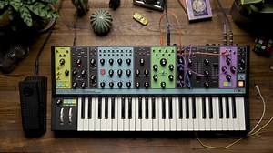 Have you met the Moog EP-3? 👀 This expression pedal is a versatile addition to any keyboard, synthesizer, or pedal with an expression or CV input, allowing for a unique way to introduce variation and nuance to your sound. In three new #MoogDemoLibrary videos, Moog Product Specialist Max Ravitz illustrates creative ways to integrate EP-3 with Matriarch. Visit bit.ly/3snXIh4 to watch! | Moog Music