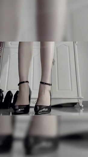 Silk stockings girl (@blacksilkgirl)’s videos with original sound - Silk stockings girl