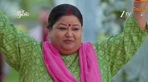 4.8M views · 262K reactions | Khaane ke saath-saath apni baaton se bhi Pushpa ne jeeta sabka dil. Dekhiye #TummSeTummTak har roz, raat 8:30 baje, sirf #ZeeTV par. #Anu #Arya #Gopal #Pushpa #Mansi #Meera #TSTTEpisodic #AapkaApnaZeeTV #NiharikaChouksey #SameerPatil #SomaRathod #DollyChawla | ZEE TV | Facebook