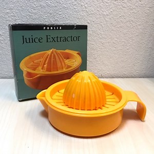 Citrus Juice Extractor. Easy Fresh Citrus Juice. Compact. Sturdy.