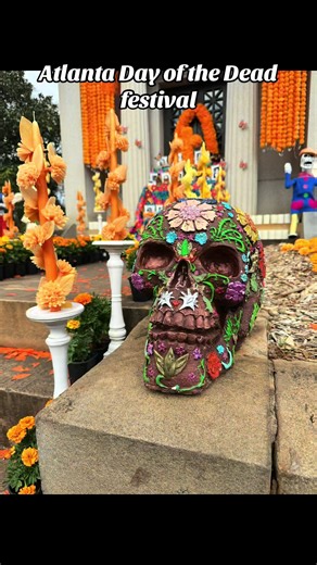 Atlanta Day of the Dead festival at Oakland Cemetery. #dayofthedead #cemetery