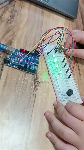 Arduino ile LED Kontrolü 🔴🟢 | Temel Elektronik & Kodlama
