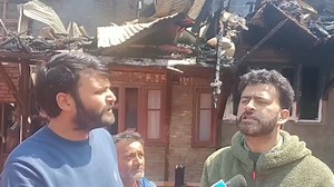 16K views · 621 reactions | #Video : Hum khud kyu apni property jalaye ge we don't have any insurance, Fire Victims of Kani Mazar Nawa Kadal where 8 Residential houses were gutted late night on Tuesday. | The Nawakadal | Facebook
