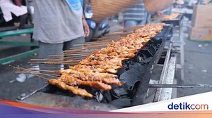 Tetap Eksis! Kuliner Kaki Lima Ini Sukses Bertahan Puluhan Tahun