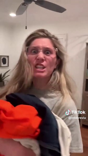 Funniest husband scaring wife 😂 #husbandwife #funnyprank #sofunny #moments #fyp