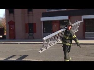Training Minutes: Single-Firefighter Ladder Raise - Firefighter Training Video