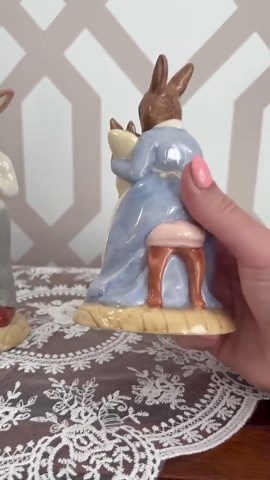 Royal Doulton Bunnykins Family Figurines Set – Father and Mother With Baby - Etsy