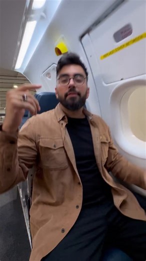 Mo T - The Airport Guy on Instagram: "Don’t try this unless you have to… ⁠ We spent the day with @easyjet to learn all about what it’s like to become a pilot. From taking the controls in the simulator to stepping inside the flight deck, and even doing a full pre-flight walkaround. If you’re an aspiring pilot, this is one you won’t want to miss! Full experience now live on my YouTube channel. Link’s in the bio."