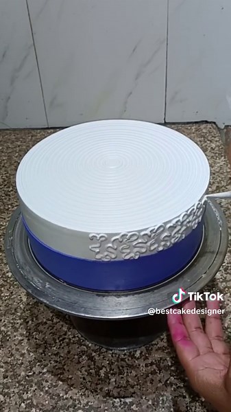 Creative Phone Surprise Cake Designs 🎂