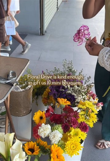 10 mini bouquets from Floral Drive 💐 5 for our amazing women behind the bar and kitchen. 5 for YOU, through the Haraya Roulette today! 🤎 #cafeanniversary #coffeeandflowers #valenzuelacity #valenzuelacafe