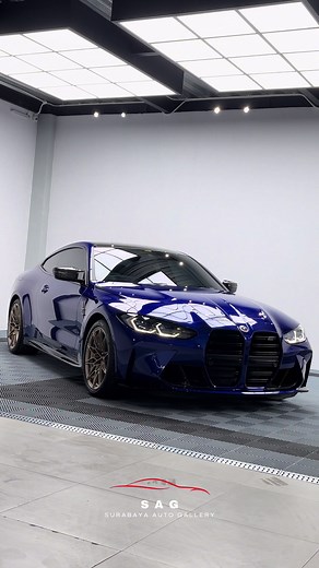 BMW M4 COMPETITION JAHRE EDITION 50 BRAND NEW HANYA ADA 9 UNIT DI INDONESIA Warna San Marino Blue on Black (Hanya Ada 2 Unit warna San Marino Blue) Specs : - Engine 3.0 Inline 6 Twin Turbo with 510HP / 650Nm - ⁠Cruise Control - Head-Up Display - Harman Kardon Sound System - Camera 360 - ⁠M Carbon Exterior Package - ⁠M Carbon Electric Bucket Seat (with Memory Seat) - ⁠M Lights Shadowline - Sport Exhaust Mode - Velg M Forged Wheels R19/R20 Gold Bronze Matte Harga : 3.xxx.xxx.xxx ——————————————————