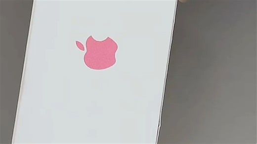 Apple iPad 平板电脑，性能强劲，适合办公与娱乐。轻薄便携，长时间使用不发热，满足日常学习和工作需求。