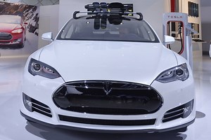 Le Tesla Model S prochainement en 4x4