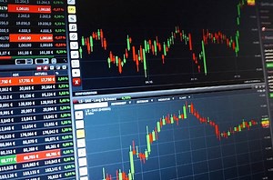 Apple becomes first public US company to hit $2.5T market capitalization | AppleInsider