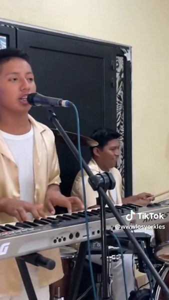 mi novia me quiere parte 1 con la voz de Cristian Mendoza el Kris