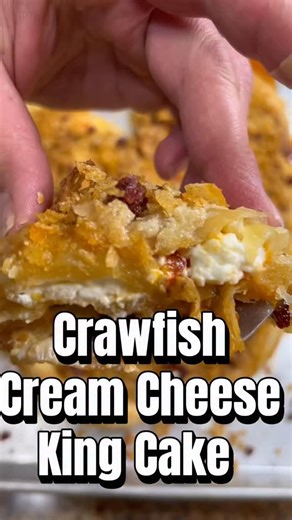 👑🦞 CRAWFISH CREAM CHEESE KING CAKE — Boudreaux’s Twist Everybody’s making sweet twisted King Cakes… so of course we had to go savory 😏 This one’s wrapped in flaky puff pastry and packed with creamy crawfish filling, melty cream cheese, and bold Louisiana flavor. Finished with crispy andouille crumbs, pepper jelly glaze, pepper cheese, and crushed Zapp’s Cajun Crawtators, this King Cake is rich, indulgent, and unapologetically Southern. Mardi Gras, but make it savory 🎂🔥 ⸻ 🧾 Crawfish Cream C