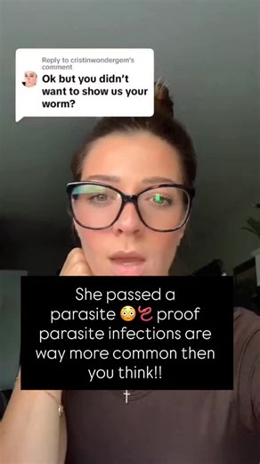 HOW TO CLEANSE WITHOUT DIE OFF 🪱👇 Including a binder with your parasite cleanse is an absolute non negotiable if you want to avoid major die off symptoms such as: • Brain fog • Itchy skin • Breakouts • Mood swings • Fatigue When you start killing parasites off without any kind of preparation they release the heavy metals, mold spores, and other toxins they’ve been holding straight into your bloodstream. Your body is trying to push out toxins any way it can… and if you didn’t start with the rig