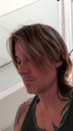 When you say “I love you” to me,do you really mean that? I want to know your answer. #keithurban #cma #countrymusic #fyp #viral