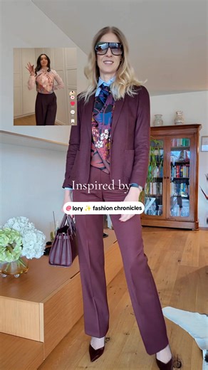 I learnt this style from @lory ✨ fashion chronicles. Instead of a tie, she knots a scarf as a top, and I immediately fell for the idea. Worn this way, a simple scarf turns a classic work suit into something unexpectedly chic. It softens the tailoring, adds movement and personality, and proves that small styling choices can completely change the mood of an outfit. Elegance is often about how you wear something, not just what you wear. #over50style #officeoutfit #womensuit #burgundylook #scarfasat