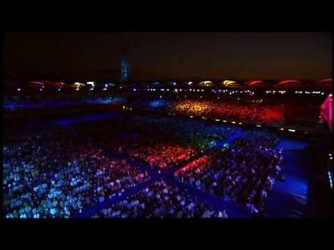 Somewhere over the Rainbow sung by Suzan Erens