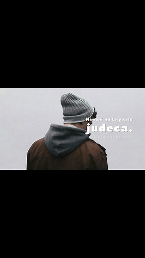 PREMIERA ONLINE „Momentul meu” 🎬 Un art-video animat ce îmbină tehnica de documentar și animația 2D. Acest video este rezultatul unor ateliere de storytelling cu copii din centrele de plasament, fiind o expresie a creativității lor. Prin desenele realizate, copiii au ilustrat povestea unui tânăr instituționalizat, aducând la viață experiențele și emoțiile acestuia. Proiectul cultural „Momentul meu” este creat de Asociația Untold Stories și cofinanțat de Primăria Capitalei, prin @arcub.bucuresti