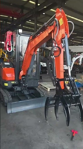 From Digger to Logger: Excavator's Incredible Attachment Swap!