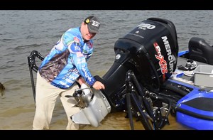 Replacing a Boat Prop on the Water | Bass Pro Shops