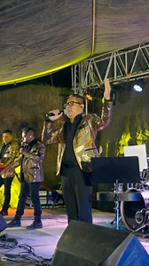 Una cruz de madera de la más correinte, es lo que yo pido cuando yo me muera... | VELOZ DE LA SIERRA