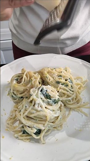 RECETA DE PASTA EN 15 MINUTOS 🍋 Espaguetis con ricota, espinacas y limón #recetafacil