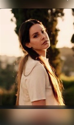 Move baby, move baby, I'm in love I'm in love, I'm in love (I'm in love, I'm in love) #fypシ゚ #lanadelrey #viral #sadgirl #lovesong