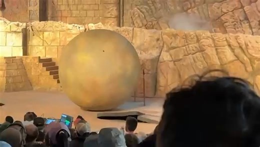 Video right after the incident at Indiana Jones Epic Stunt Spectacular 👀 Special thank you to Marigrace for sharing the video with us! #disneycastmember #disneyworld #hollywoodstudios | Chip and Company