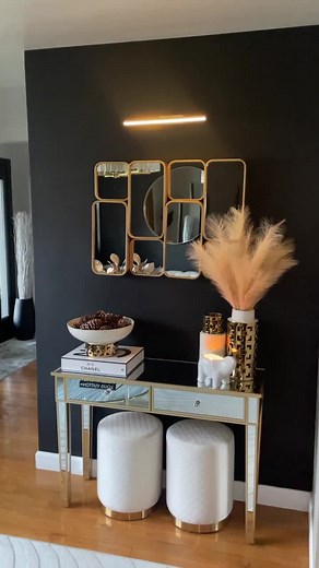Hey TT 🖤 First console table refresh of the year, I switched back to my favorite mirror as you can see 🪞🤩 Have a great day friends 🖤 Shop my home in LTK page in bio!🛍️🔗 #consoletable #consoletabledecor #consoletablestyling #browndecor #brownblack #blackbrowndecor #brownblackdecor #softglamdecor #bolddecor #modernglam #interiordecor #interiordesign #blackaccents #homedesign #glam #glamdecor #glamstyling #blackgolddecor #blackaccentwall #glamdesigns #goldblackdecor #blackdecor #golddecor #si