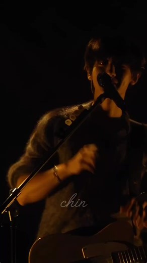 Can we get an official chanyeol cover on Spotify please 😭 250827 CHANYEOL [Upside Down] THE STAGE D-1 | EXO-L