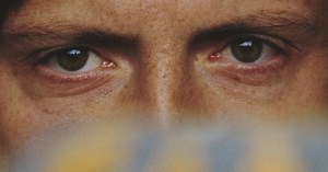 Researchers Discover Why It’s Hard to Maintain Eye Contact During Conversation