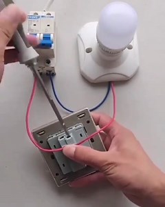 4.6M views · 7.4K reactions | 2 switches 1 lamp (Vivien) connection. #civilengineering #theconstructor #construction #civil #engineering #civilengineeringworld #civilengineer #engineer #engineers #building #civilconstruction #constructionlife #engineeringlife #constructionworker | The Constructor - Civil Engineering Home | Facebook