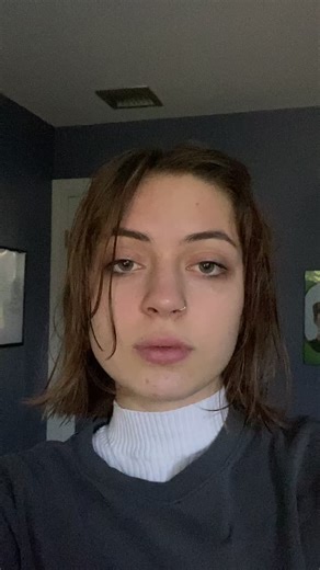 Lizzy McAlpine Makeup Tutorial: Create a Natural Look with Ease