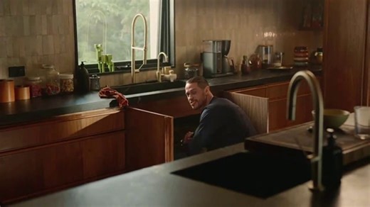 Amazon Echo TV Spot, 'Alexa : Pete Davidson Fixes His Sink'