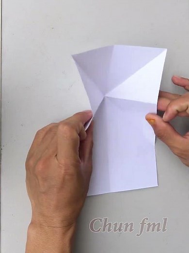 Papierflieger falten einfach! Bumerang Papierflieger der zurück kommt