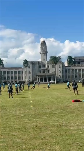 #FijiTimesSports | Members of the Fiji Airways Men's 7s extended squad and the development team takes to the field this afternoon at Albert Park in Suva, putting the final touches on their preparations for the Dubai 7s, the opening leg of the HSBC sevens series. The Dubai 7s is scheduled to take place in November 29-30. #Fiji #FijiNews 🎥JOHN CHETTY | The Fiji Times