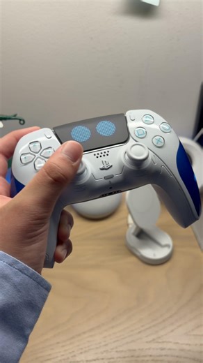 Astro bot ps5 controller special edition unboxing #tech #iliketomoveitmoveit #ps5 #playstation