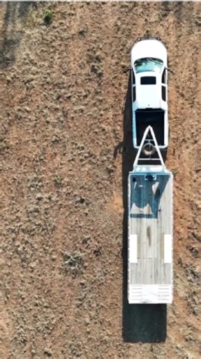 Most people don’t mess up backing a trailer because they’re bad drivers. They mess it up because they’re overcorrecting. One small hand adjustment can save you from jackknifing, fighting the wheel, or restarting for the fifth time. This clip shows one piece of the puzzle. The full step-by-step backing process is broken down clearly in the full YouTube video. Watch it once. Your next backup will feel completely different. 👉 See the comment section for more details #TrailerBacking #TruckTips #Tow