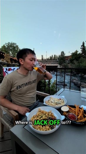 You can enjoy both BEER and RIVER at this restaurant in Bend, OR!! #beer #food #river #restaurant
