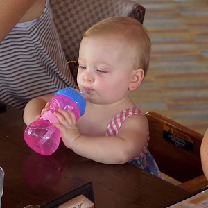 346K views · 6.1K reactions | ALL the Busbys go out to a restaurant for the first time, but this nice day out quickly becomes CHAOTIC 勞 #OutDaughtered | Love Reality | Facebook