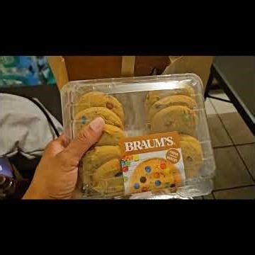 Walking through Braum's ice cream and dairy store 🍦🥛 / Small Grocery Haul 🛒