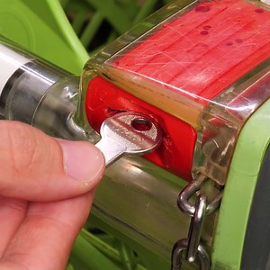 296K views · 823 reactions | Awesome Lock & Key Hacks! | Skilled Panda | Facebook