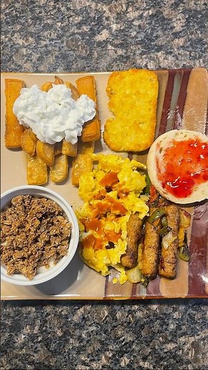 Home-Style Brunch Plate | Scrambled Eggs, Sausage, Hash Brown & French Toast Treat 🍳🥔🥯☕️