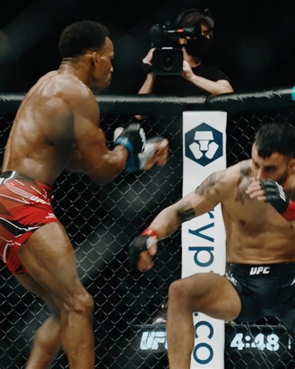 Keep your eyes on this weekend's co-main! 👀 The unbeaten Lerone Murphy welcomes promotional newcomer Aaron Pico inside the Octagon in a pivotal fight at 145! #UFC319 | UFC